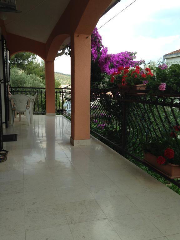 Apartments Ivanka Trogir Exterior foto