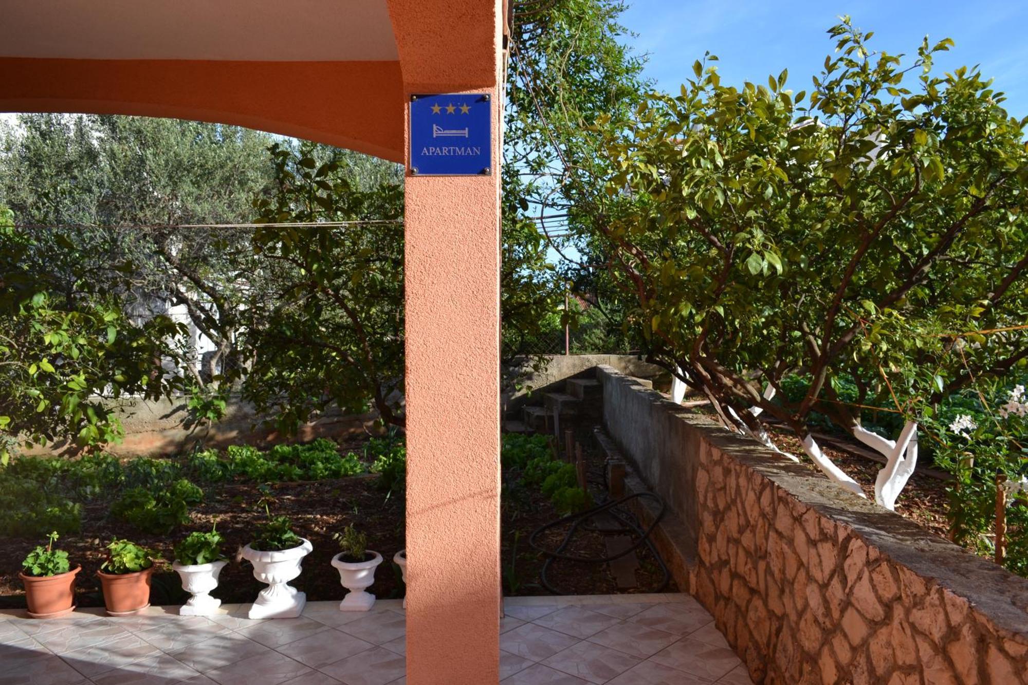Apartments Ivanka Trogir Exterior foto